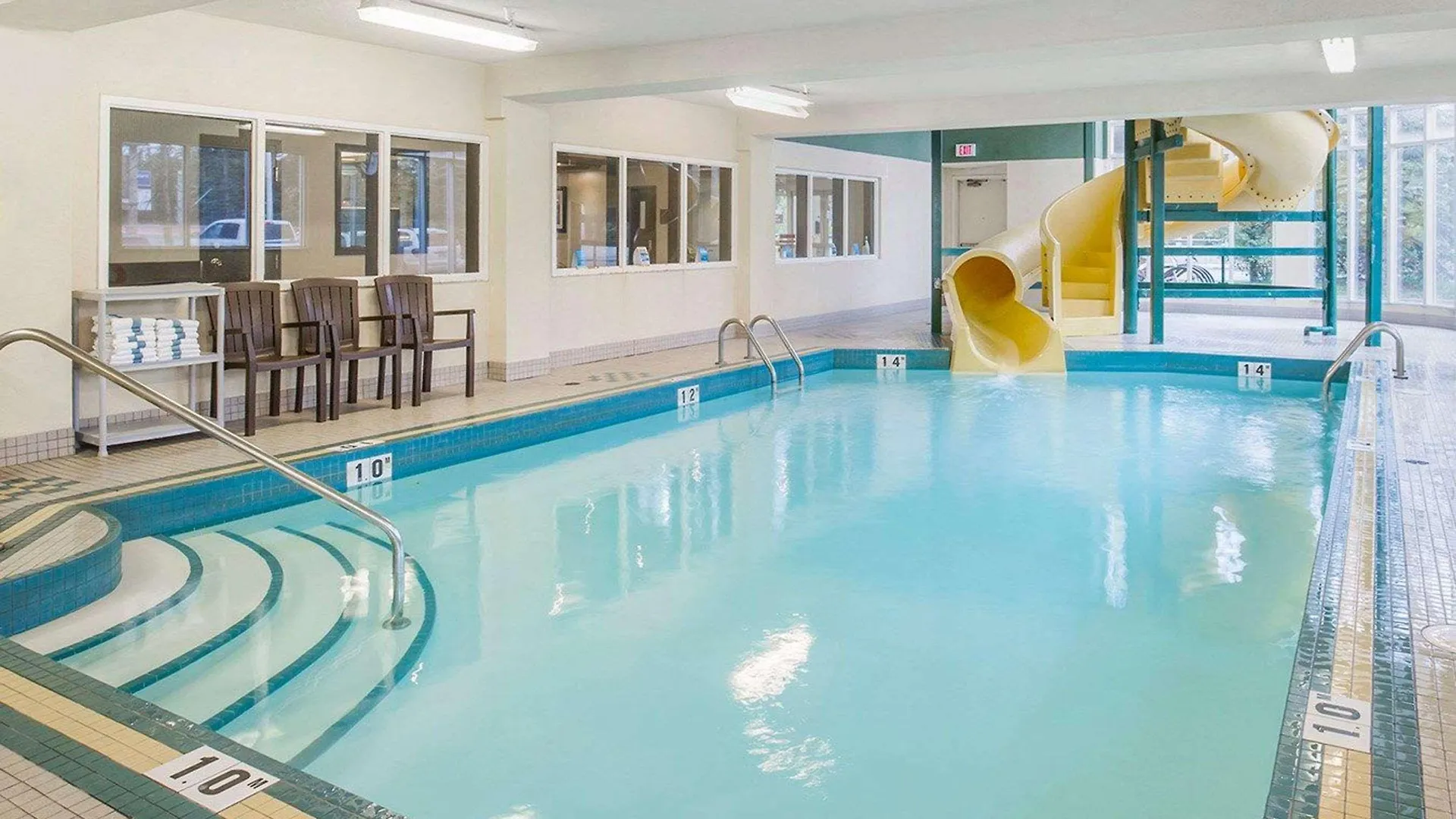 Comfort Inn & Suites University contacts